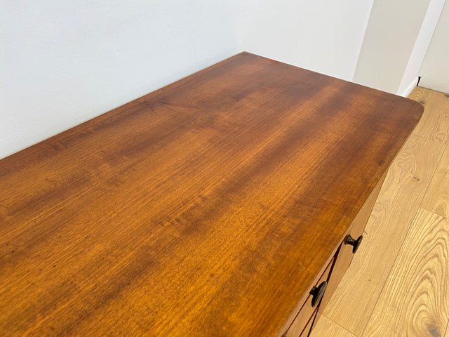 WMK # Sehr hübsche & gut erhaltene 50er Jahre Kommode aus vollem Holz mit Schubladen & schönen Messinggriffen # Sideboard Wäschekommode Schrank Anrichte Lowboard TV-Lowboard Vintage Mid-Century 60er
