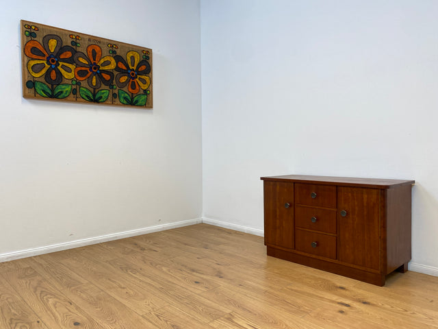 WMK # Sehr hübsche & gut erhaltene 50er Jahre Kommode aus vollem Holz mit Schubladen & schönen Messinggriffen # Sideboard Wäschekommode Schrank Anrichte Lowboard TV-Lowboard Vintage Mid-Century 60er