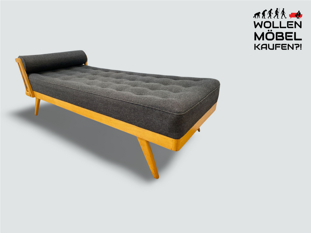 WMK I Stilvolle und minimalistische 60er Jahre Liege mit dunkel grauem Originalbezug und konischen Füßen I Daybed Sofa Couch Einzel Bett DDR Vintage Retro Mid-Century Rockabilly Berlin Leipzig Hamburg