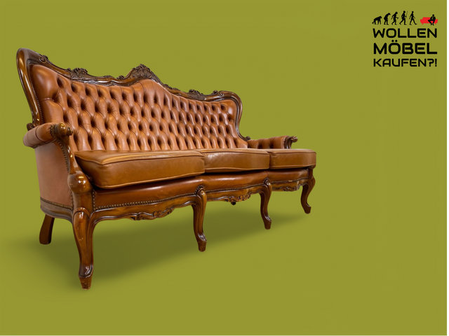 WMK # Wunderbares und gut erhaltenes Vintage Ledersofa im Antiken Stil mit gestepptem Echtleder Bezug & Nussbaum Rahmen # Sofa Couch Ledercouch Chesterfield Chippendale Rokoko Barock Leder Stilmöbel