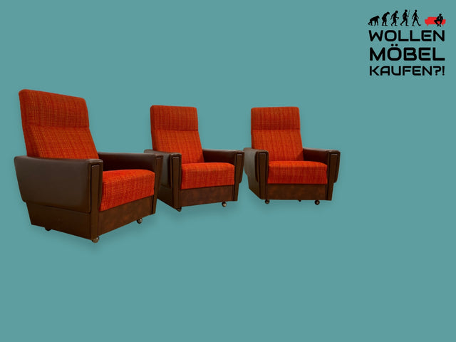 WMK 1/3 Bequemer & sehr gut erhaltener 70er Jahre Sessel mit knallig rotem Originalbezug & Kunstleder Rahmen # Clubsessel Cocktailsessel Armlehnensessel Lesesessel Sitzgarnitur Vintage Retro 60er Space Age