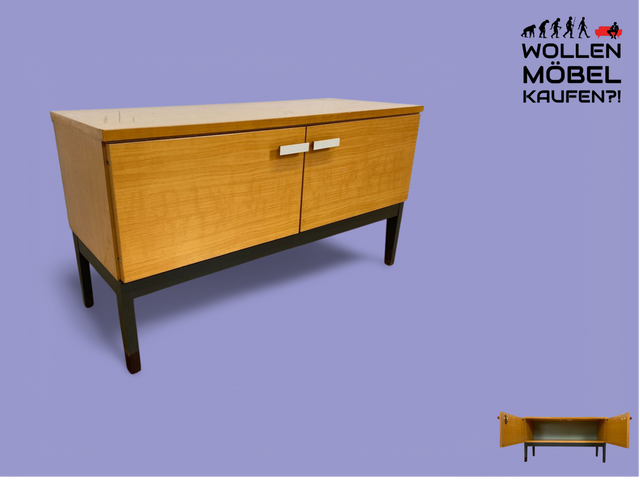 WMK # Minimalistische helle 70er Jahre DDR Kommode mit formschönen Originalgriffen # Lowboard Sideboard Wäschekommode Schuhschrank Schuhkommode TV-Bank TV-Lowboard Vintage Retro Berlin Leipzig Dresden