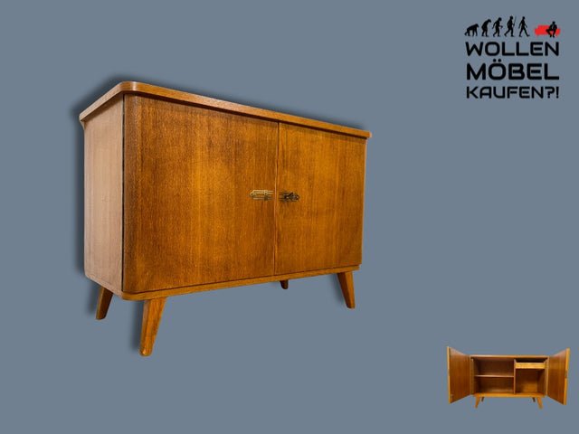 WMK I Formschöne 50er Jahre Kommode aus vollem Holz mit konischen Füßen und Messingbeschlag I Sideboard Schrank Cabinet Wäsche TV Lowboard Schuh Flur 60er Vintage Mid-Century Berlin Stuttgart Dresden
