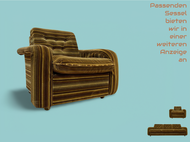 WMK I Formschönes 1970er Space Age Sofa mit Schlaffunktion, Bettwäschefach & gestreiftem Originalbezug I Sofa Couch Schlafsofa 3-Sitzer Ausziehsofa Klappcouch Daybed Retro Vintage Berlin Kiel Dresden