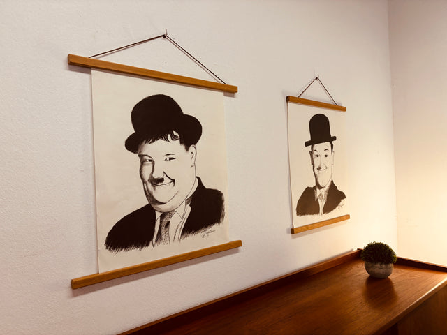 WMK 1/56 Die Kultfiguren Stan & Ollie, bekannt auch als Dick und Doof , als Vintage Druck auf Hartpapier, mit & ohne neuem Teakholz Rahmen