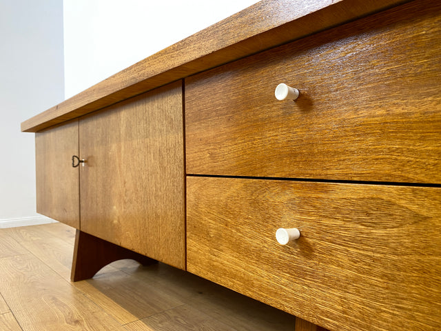 WMK I Schönes 160cm langes Mid-Century Lowboard mit Schubladen und hübschen Originalgriffen I Sideboard Kommode Anrichte Fernsehkommode TV Bank Vintage Möbel Retro 60er 70er Berlin Hamburg Regensburg