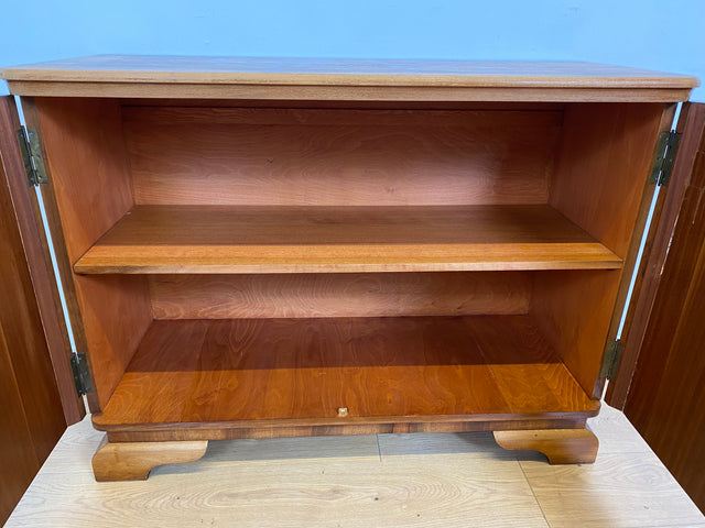 WMK I Wunderschöne und sehr gut erhaltene 1930er Jahre Art Deco Kommode aus massivem Walnuss Holz I Schrank Anrichte Wäschekommode Flurkommode Schuhschrank Vintage Antik Berlin Magdeburg Regensburg