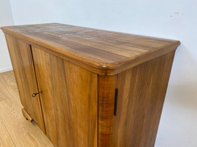 WMK I Wunderschöne und sehr gut erhaltene 1930er Jahre Art Deco Kommode aus massivem Walnuss Holz I Schrank Anrichte Wäschekommode Flurkommode Schuhschrank Vintage Antik Berlin Magdeburg Regensburg