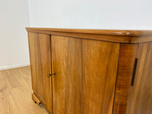 WMK I Wunderschöne und sehr gut erhaltene 1930er Jahre Art Deco Kommode aus massivem Walnuss Holz I Schrank Anrichte Wäschekommode Flurkommode Schuhschrank Vintage Antik Berlin Magdeburg Regensburg