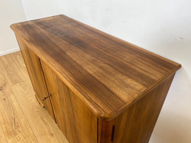 WMK I Wunderschöne und sehr gut erhaltene 1930er Jahre Art Deco Kommode aus massivem Walnuss Holz I Schrank Anrichte Wäschekommode Flurkommode Schuhschrank Vintage Antik Berlin Magdeburg Regensburg