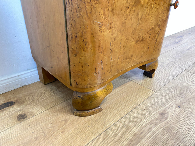 WMK I 1/2 Sehr schöner 1930er Jahre Art Deco Nachttisch aus vollem Holz mit Schublade und Glasauflage I Nachtkommode Nachtschrank Nachtschränkchen Night Stand Vintage Antik Berlin Leipzig Stuttgart