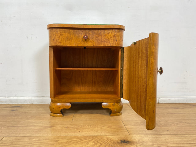 WMK I 1/2 Sehr schöner 1930er Jahre Art Deco Nachttisch aus vollem Holz mit Schublade und Glasauflage I Nachtkommode Nachtschrank Nachtschränkchen Night Stand Vintage Antik Berlin Leipzig Stuttgart