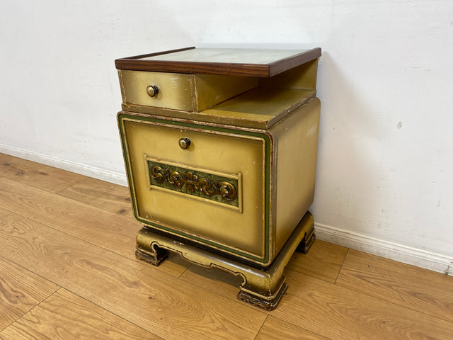 WMK I Wunderschöner jedoch abgerockter 1930er Jahre Art Deco Nachttisch mit Schublade I Nachtschrank Nachtkommode Nachtschränkchen Kommode Beistelltisch Antik Vintage Shabby Chic Berlin Leipzig Köln