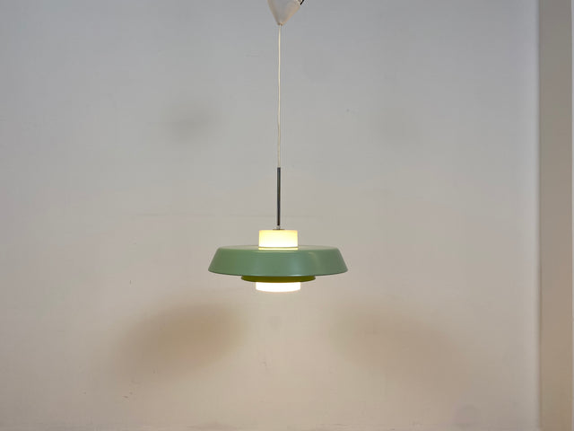 WMK # Formschöne und gut erhaltene zweischirm Pendelleuchte in Retrodesign aus Aluminium und Chrom in dezentem Grün # Lampe Hängelampe Deckenlampe Wohnzimmerlampe Leuchte Licht Hängeleuchte Vintage