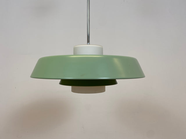 WMK # Formschöne und gut erhaltene zweischirm Pendelleuchte in Retrodesign aus Aluminium und Chrom in dezentem Grün # Lampe Hängelampe Deckenlampe Wohnzimmerlampe Leuchte Licht Hängeleuchte Vintage