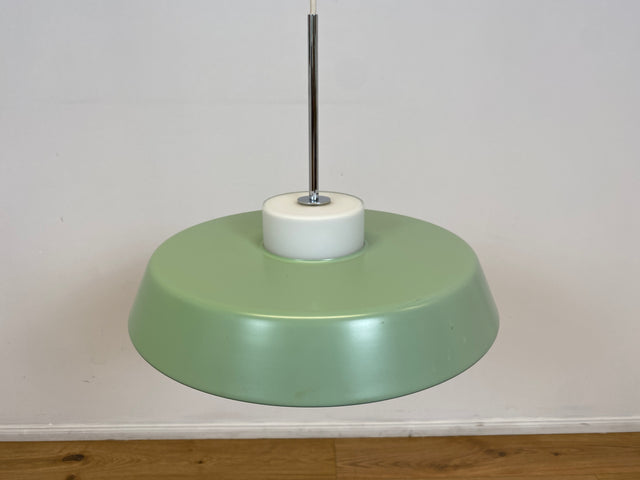 WMK # Formschöne und gut erhaltene zweischirm Pendelleuchte in Retrodesign aus Aluminium und Chrom in dezentem Grün # Lampe Hängelampe Deckenlampe Wohnzimmerlampe Leuchte Licht Hängeleuchte Vintage