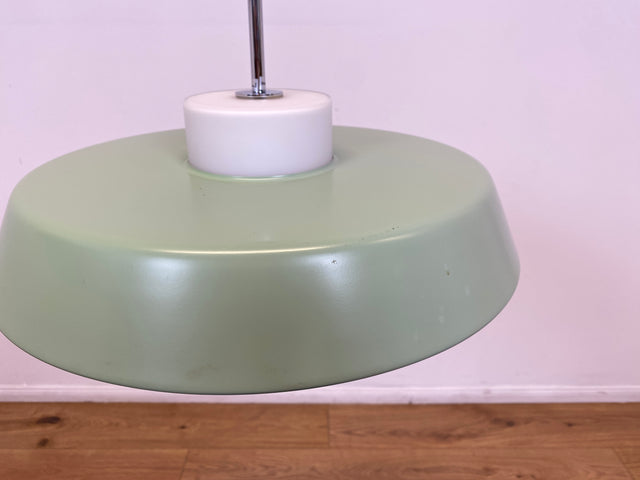 WMK # Formschöne und gut erhaltene zweischirm Pendelleuchte in Retrodesign aus Aluminium und Chrom in dezentem Grün # Lampe Hängelampe Deckenlampe Wohnzimmerlampe Leuchte Licht Hängeleuchte Vintage