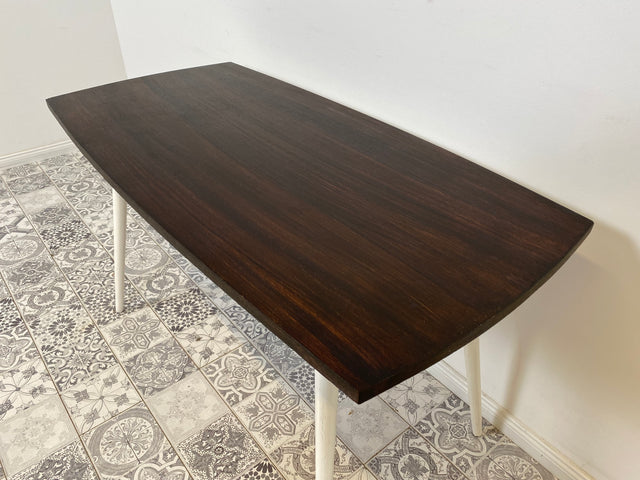 WMK Sehr hübscher und gut erhaltener Mid-Century Couchtisch aus dem Jahr 1968, mit schöner Tischplatte und konischen Füßen