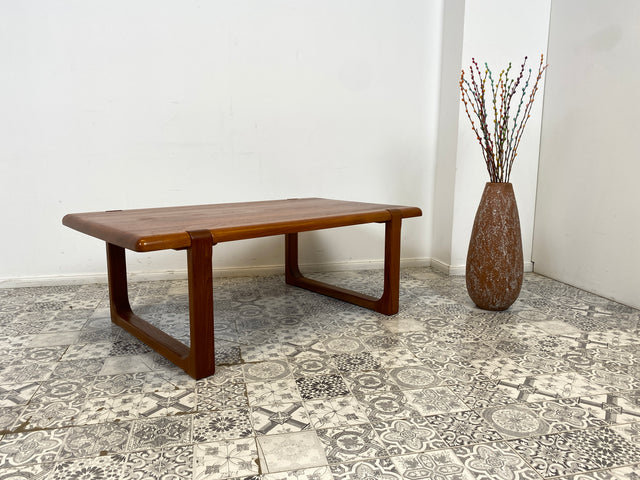WMK Stilvoller & sehr gut erhaltener großer skandinavischer Designercouchtisch von A/S Niels Bach , teilweise Teakholz