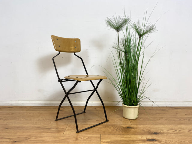 WMK Seltener und formschöner 70er Jahre Klappstuhl in gutem Zustand mit stabilem Metallrahmen # Klappstuhl Stuhl Küchenstuhl Schulstuhl Holzstuhl Gartenstuhl Mid-Century Retro DDR Vintage