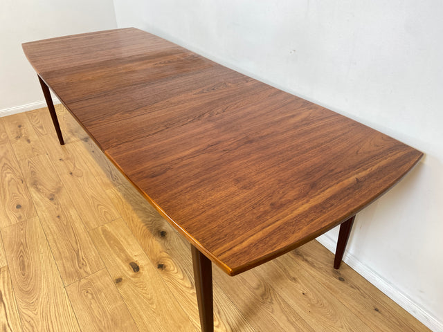 WMK # Stilvoller und 2-fach ausziehbarer skandinavischer Mid-Century Designertisch Roseto by Svante Skogh for Abra, in Teakholz # Tisch Esstisch Dining Table Holztisch Danish Design Vintage Teak 60er