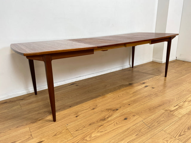 WMK # Stilvoller und 2-fach ausziehbarer skandinavischer Mid-Century Designertisch Roseto by Svante Skogh for Abra, in Teakholz # Tisch Esstisch Dining Table Holztisch Danish Design Vintage Teak 60er