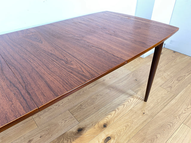 WMK # Stilvoller und 2-fach ausziehbarer skandinavischer Mid-Century Designertisch Roseto by Svante Skogh for Abra, in Teakholz # Tisch Esstisch Dining Table Holztisch Danish Design Vintage Teak 60er
