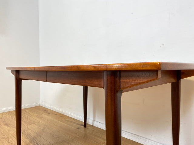 WMK # Stilvoller und 2-fach ausziehbarer skandinavischer Mid-Century Designertisch Roseto by Svante Skogh for Abra, in Teakholz # Tisch Esstisch Dining Table Holztisch Danish Design Vintage Teak 60er