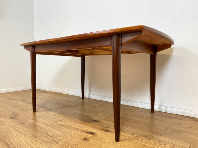 WMK # Stilvoller und 2-fach ausziehbarer skandinavischer Mid-Century Designertisch Roseto by Svante Skogh for Abra, in Teakholz # Tisch Esstisch Dining Table Holztisch Danish Design Vintage Teak 60er