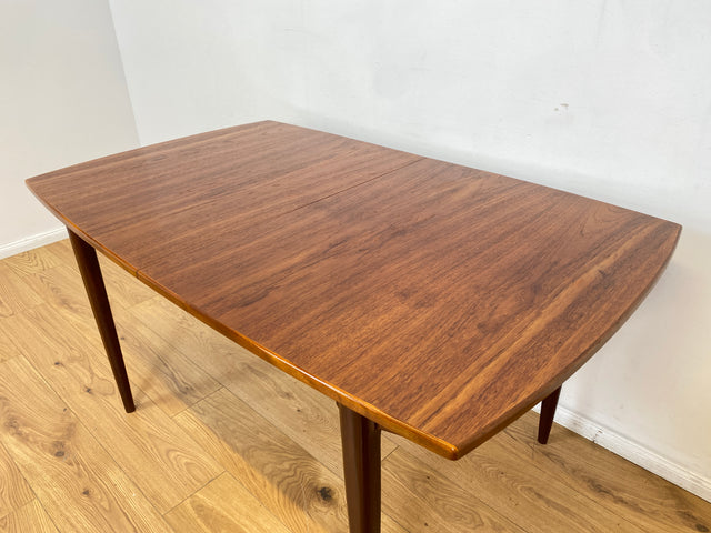 WMK # Stilvoller und 2-fach ausziehbarer skandinavischer Mid-Century Designertisch Roseto by Svante Skogh for Abra, in Teakholz # Tisch Esstisch Dining Table Holztisch Danish Design Vintage Teak 60er