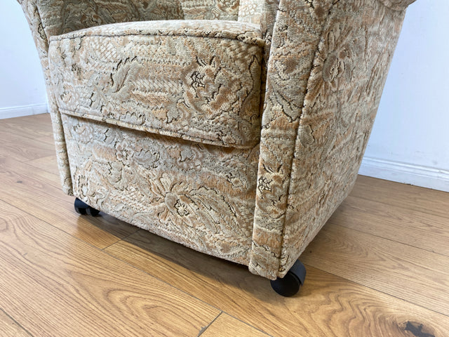 WMK # 1/2 Gemütlicher und sehr gut erhaltener Vintage Sessel auf Rollen mit floralem Originalbezug, Federkernsitz # Cocktailsessel Clubsessel Lesesessel Fernsehsessel Polstermöbel Sitzgarnitur Retro