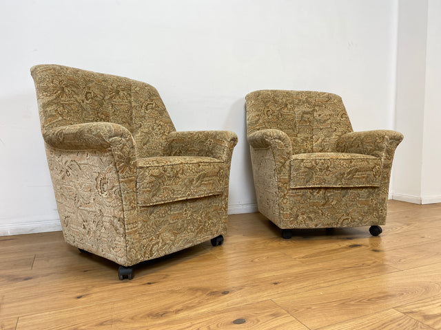 WMK # 1/2 Gemütlicher und sehr gut erhaltener Vintage Sessel auf Rollen mit floralem Originalbezug, Federkernsitz # Cocktailsessel Clubsessel Lesesessel Fernsehsessel Polstermöbel Sitzgarnitur Retro