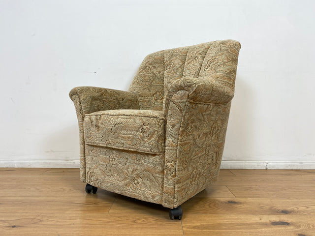 WMK # 1/2 Gemütlicher und sehr gut erhaltener Vintage Sessel auf Rollen mit floralem Originalbezug, Federkernsitz # Cocktailsessel Clubsessel Lesesessel Fernsehsessel Polstermöbel Sitzgarnitur Retro