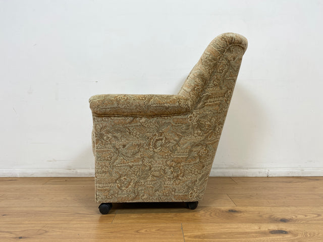 WMK # 1/2 Gemütlicher und sehr gut erhaltener Vintage Sessel auf Rollen mit floralem Originalbezug, Federkernsitz # Cocktailsessel Clubsessel Lesesessel Fernsehsessel Polstermöbel Sitzgarnitur Retro