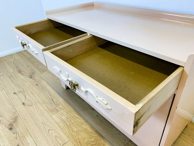 WMK # Besonders schöne und geräumige 30er Jahre Art Deco Kommode in zart Rosa aus vollem Holz mit Schubladen und Messinggriffen # Schrank Sideboard Wäschekommode Schuhkommode Antik Vintage Berlin Köln