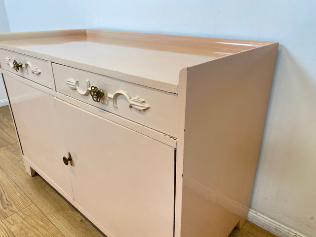 WMK # Besonders schöne und geräumige 30er Jahre Art Deco Kommode in zart Rosa aus vollem Holz mit Schubladen und Messinggriffen # Schrank Sideboard Wäschekommode Schuhkommode Antik Vintage Berlin Köln
