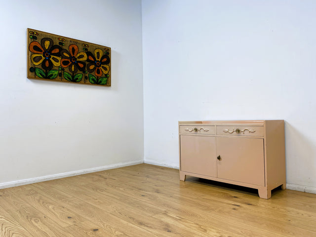 WMK # Besonders schöne und geräumige 30er Jahre Art Deco Kommode in zart Rosa aus vollem Holz mit Schubladen und Messinggriffen # Schrank Sideboard Wäschekommode Schuhkommode Antik Vintage Berlin Köln
