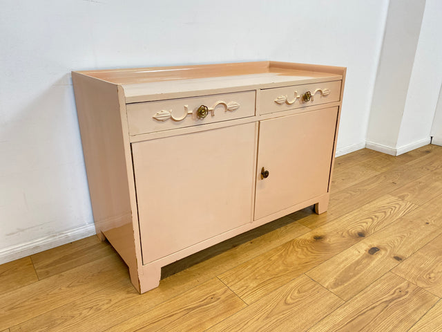 WMK # Besonders schöne und geräumige 30er Jahre Art Deco Kommode in zart Rosa aus vollem Holz mit Schubladen und Messinggriffen # Schrank Sideboard Wäschekommode Schuhkommode Antik Vintage Berlin Köln