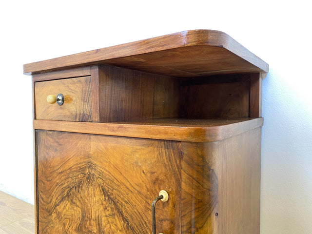 WMK # 1/2 Sehr schöner 30er Jahre Art Deco Nachttisch aus vollem Holz in Wurzelholz, mit Schublade und Originalgriffen # Nachtschrank Nachtschränkchen Nachtkommode Kommode Bedside Table Antik Vintage