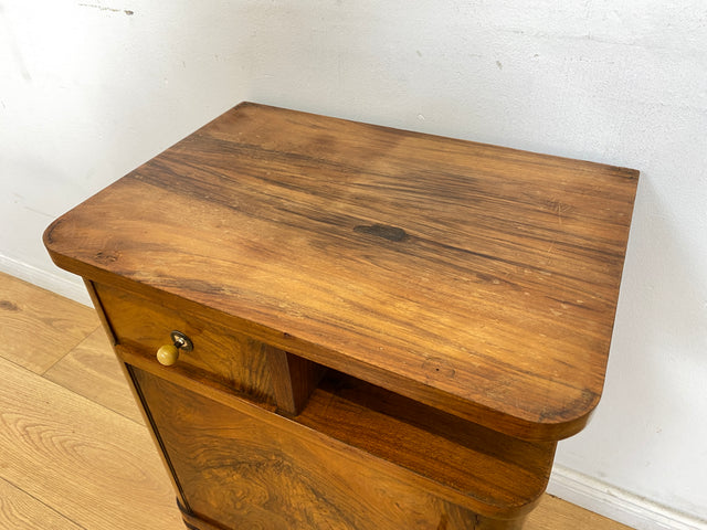 WMK # 1/2 Sehr schöner 30er Jahre Art Deco Nachttisch aus vollem Holz in Wurzelholz, mit Schublade und Originalgriffen # Nachtschrank Nachtschränkchen Nachtkommode Kommode Bedside Table Antik Vintage