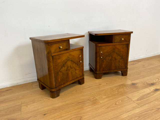 WMK # 1/2 Sehr schöner 30er Jahre Art Deco Nachttisch aus vollem Holz in Wurzelholz, mit Schublade und Originalgriffen # Nachtschrank Nachtschränkchen Nachtkommode Kommode Bedside Table Antik Vintage