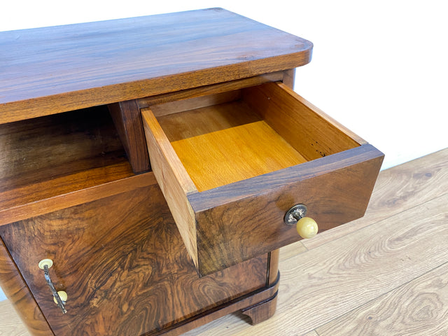 WMK # 1/2 Sehr schöner 30er Jahre Art Deco Nachttisch aus vollem Holz in Wurzelholz, mit Schublade und Originalgriffen # Nachtschrank Nachtschränkchen Nachtkommode Kommode Bedside Table Antik Vintage