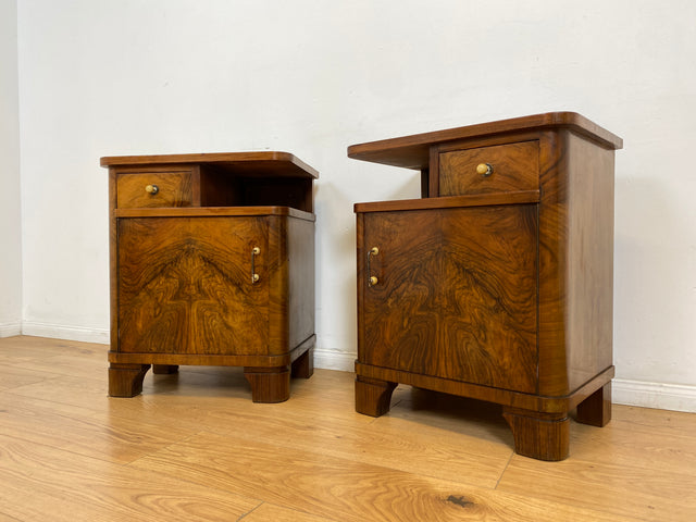 WMK # 1/2 Sehr schöner 30er Jahre Art Deco Nachttisch aus vollem Holz in Wurzelholz, mit Schublade und Originalgriffen # Nachtschrank Nachtschränkchen Nachtkommode Kommode Bedside Table Antik Vintage