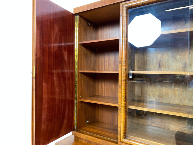 WMK I Wunderschöner 30er Jahre Art Deco Wohnzimmerschrank I Vollholz in edlem Walnuss I Schrank Vitrine Bücherschrank Büchervitrine Herrenzimmer Sideboard Antik Vintage Dresden NRW Bayern