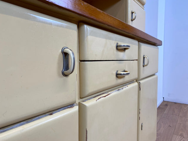 WMK I Schöne 30er Jahre Küchenanrichte aus vollem Holz mit Originalgläsern und Keramik Schütten I Küche Büffet Büfett Küchenschrank Anrichte Kredenz Art Deco Vintage 40er 50er Berlin Dresden Münster