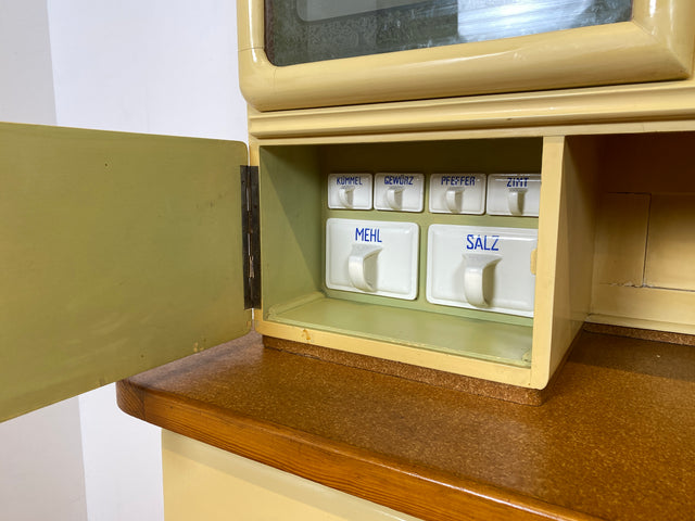 WMK I Schöne 30er Jahre Küchenanrichte aus vollem Holz mit Originalgläsern und Keramik Schütten I Küche Büffet Büfett Küchenschrank Anrichte Kredenz Art Deco Vintage 40er 50er Berlin Dresden Münster