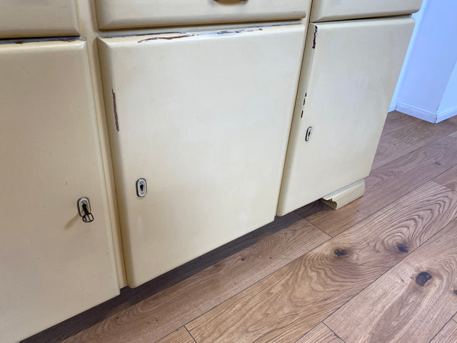 WMK I Schöne 30er Jahre Küchenanrichte aus vollem Holz mit Originalgläsern und Keramik Schütten I Küche Büffet Büfett Küchenschrank Anrichte Kredenz Art Deco Vintage 40er 50er Berlin Dresden Münster