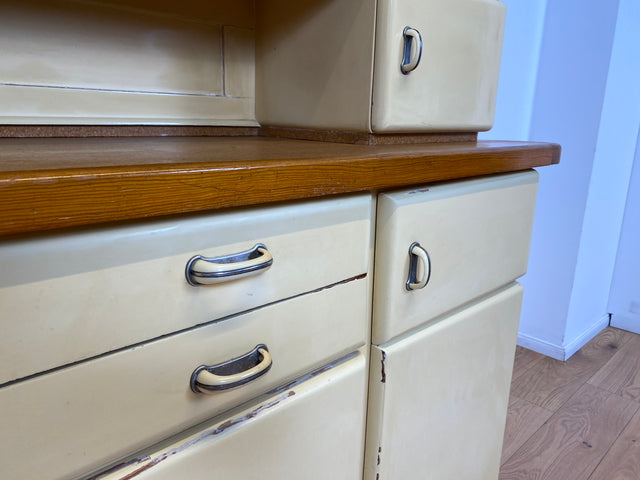 WMK I Schöne 30er Jahre Küchenanrichte aus vollem Holz mit Originalgläsern und Keramik Schütten I Küche Büffet Büfett Küchenschrank Anrichte Kredenz Art Deco Vintage 40er 50er Berlin Dresden Münster