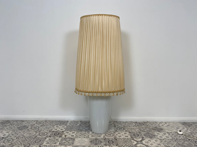 WMK Edle und sehr gut erhaltene 140cm große Vintage Bodenlampe mit wunderschönem Lampenschirm und Vasenfuß aus Porzellan # Lampe Leuchte Stehlampe Stehleuchte Leselampe Vasenlampe Retro Mid-Century