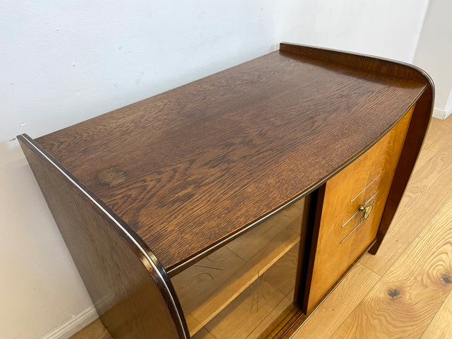 WMK # Formschöne & gut erhaltene 50er Jahre Barkommode aus vollem Holz mit Schiebetüren und Messinggriff # Bar Barschrank Mini-Bar Hausbar Kommode Sideboard Vitrine Rockabilly Vintage Mid-Century 60er